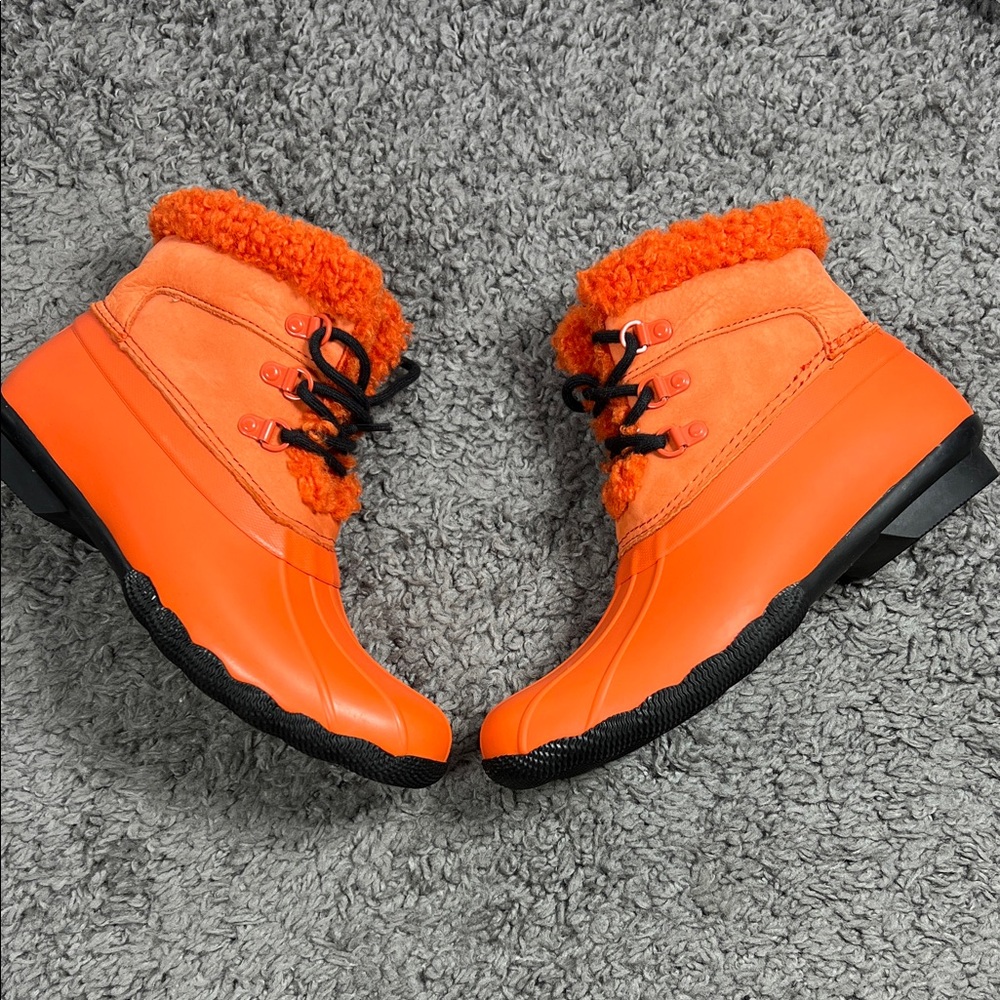 Sperry Orange Saltwater Alpine Boot Size 7.5  STS87511